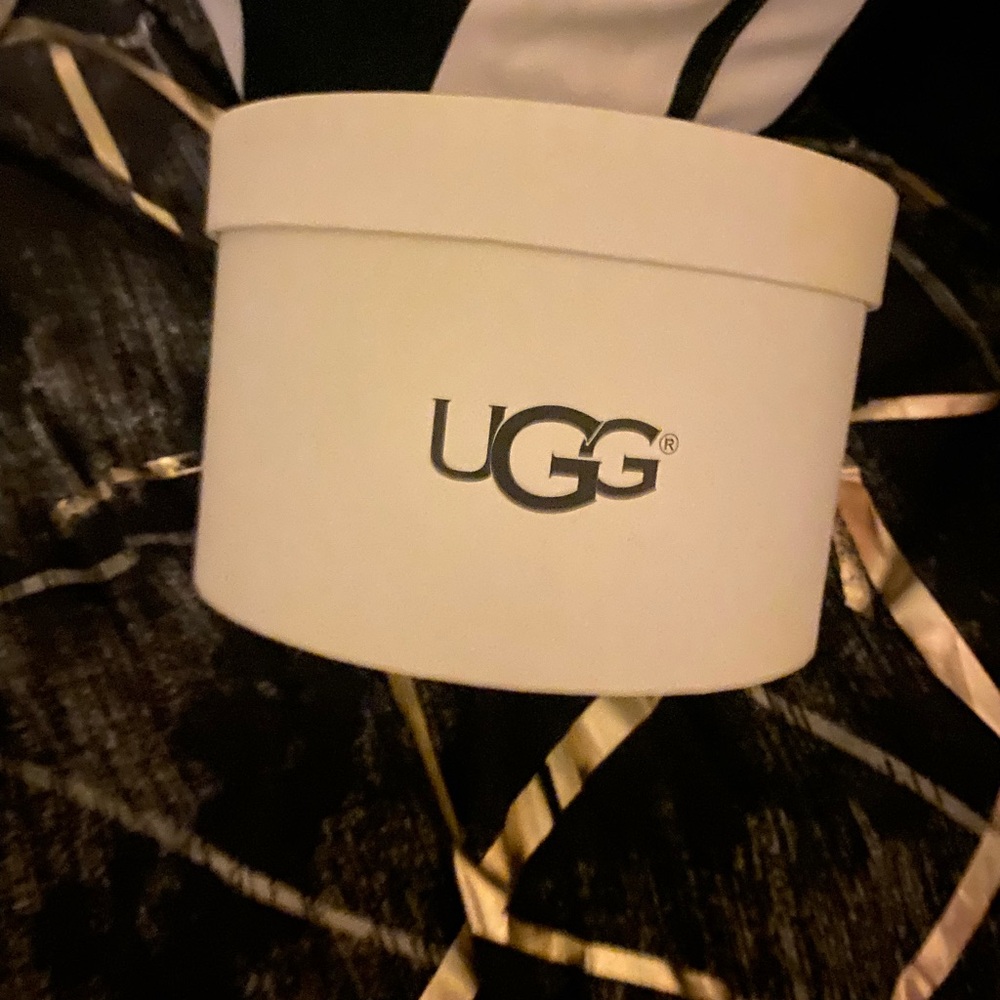 Ugg  ear muffs